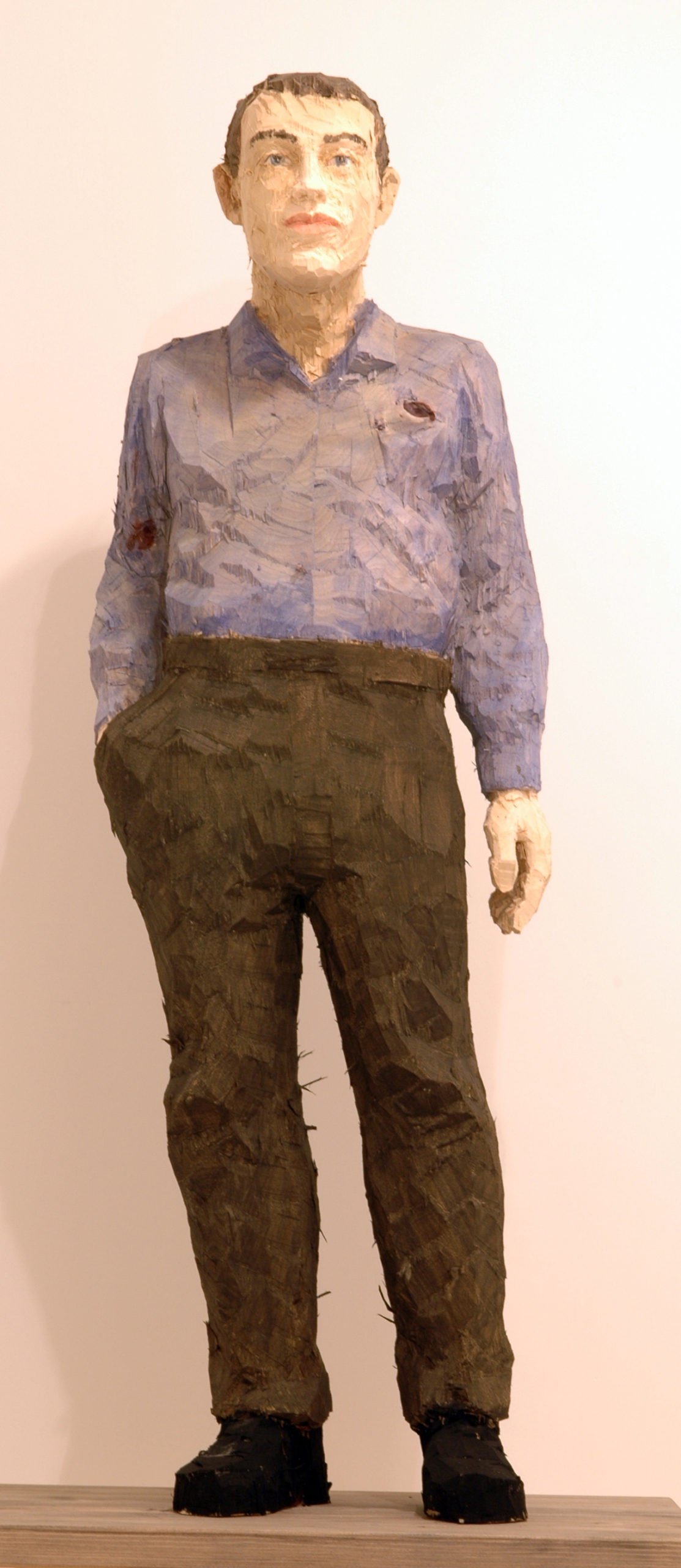 "Senza titolo" 2008, scultura in legno wawa dipinto, 174 x 35 x 25 cm