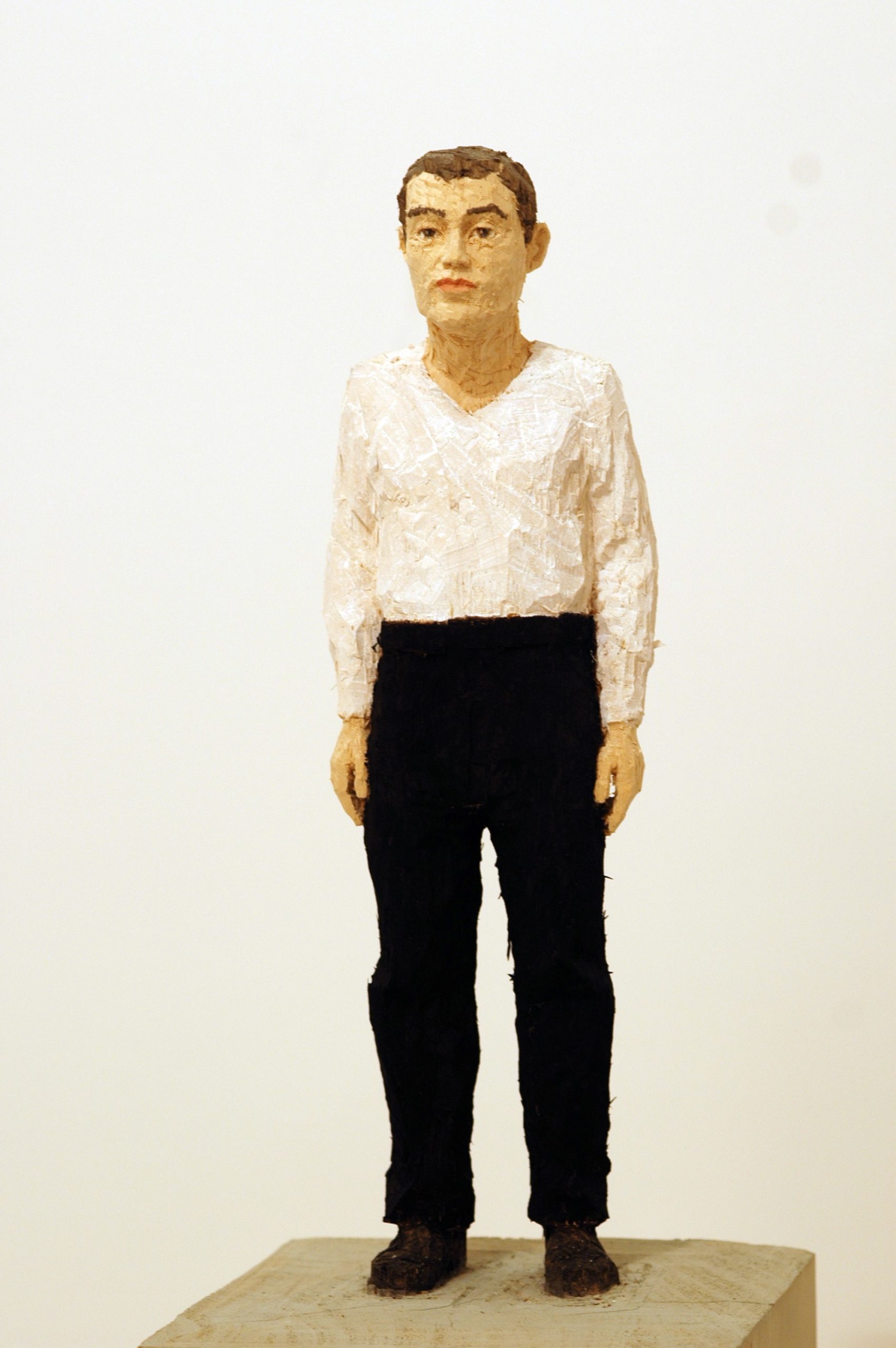 "Senza titolo" 2008, scultura in legno wawa dipinto, 174 x 35 x 25 cm